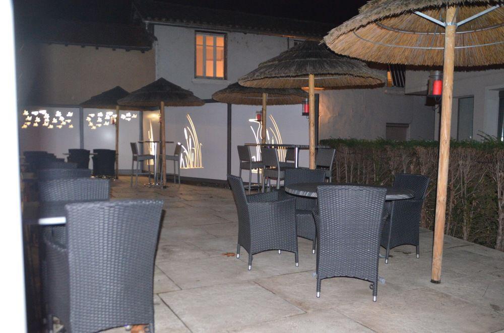 Hotel Du Commerce Châtillon-sur-Chalaronne Zewnętrze zdjęcie